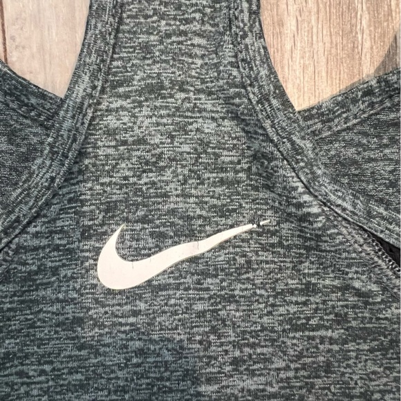 Nike Dri-Fit Women's Size XS Tank Top‎ Gray Athletic Active Gym Running - Picture 4 of 6